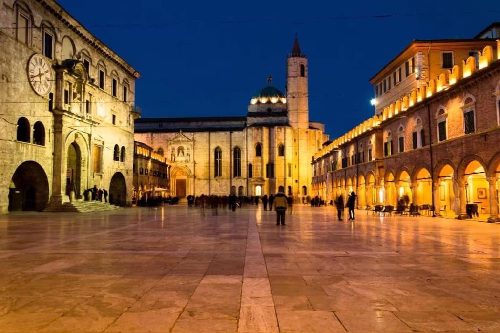 Charme In Centro With Private Parking Lägenhet Ascoli Piceno Exteriör bild